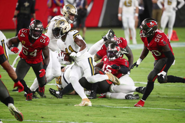 New Orleans Saints running back Alvin Kamara (41) runs the ball against the Tampa Bay Buccaneers. Mandatory Credit: Kim Klement-USA TODAY Sports